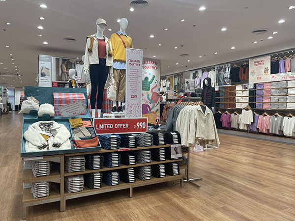 UNIQLO Expands Presence In Paranaque With Their Newest Store In Ayala Malls Manila Bay