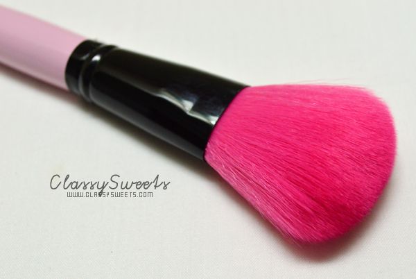 Romwe's 24pcs Make Up Brush in Black and Pink: Brush Your Way To Beauty