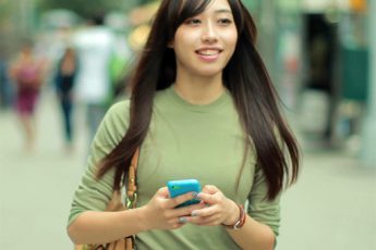5 Ways To Keep Your Phone Charged While You’re On The Go